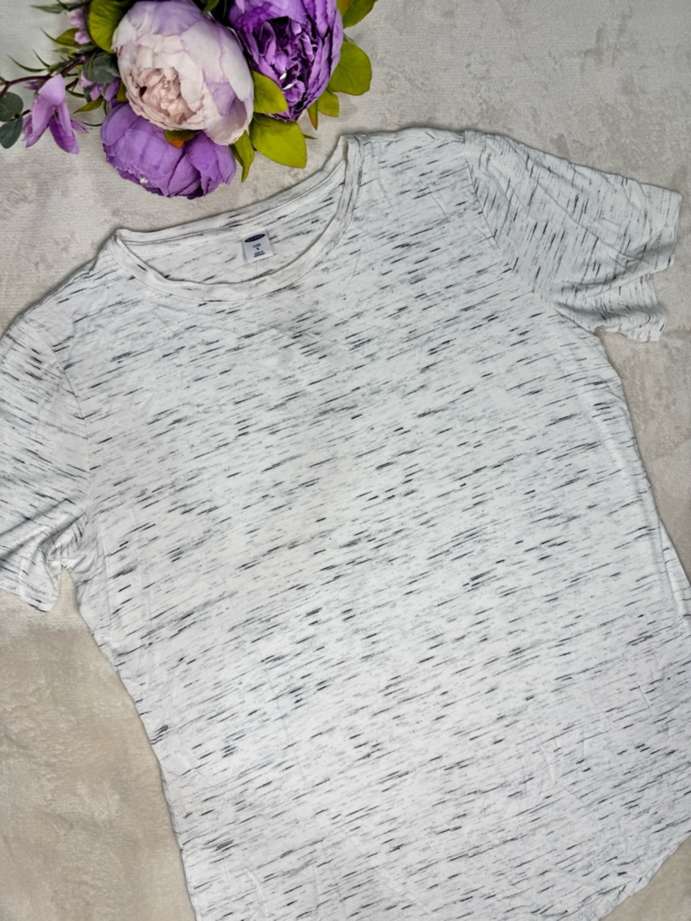 NWT Old Navy White Heathered T-shirt